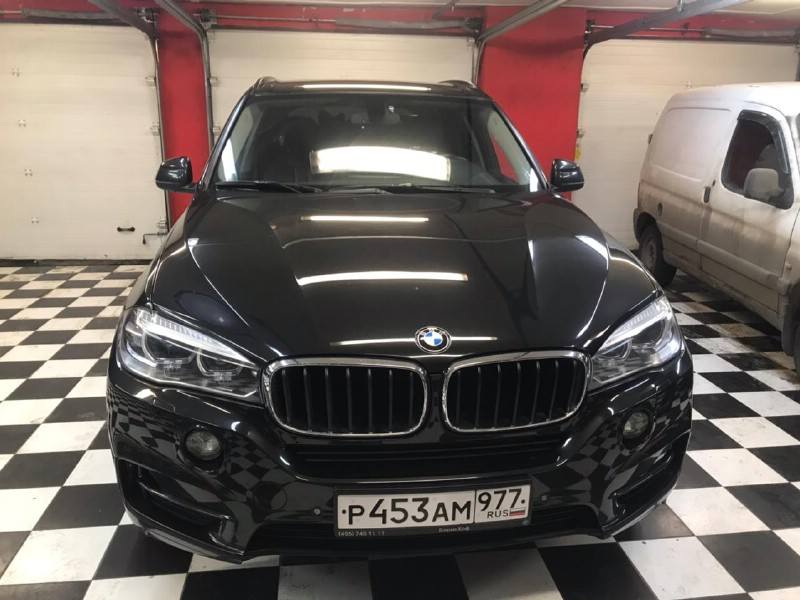 Замена лобового стекла BMW X5