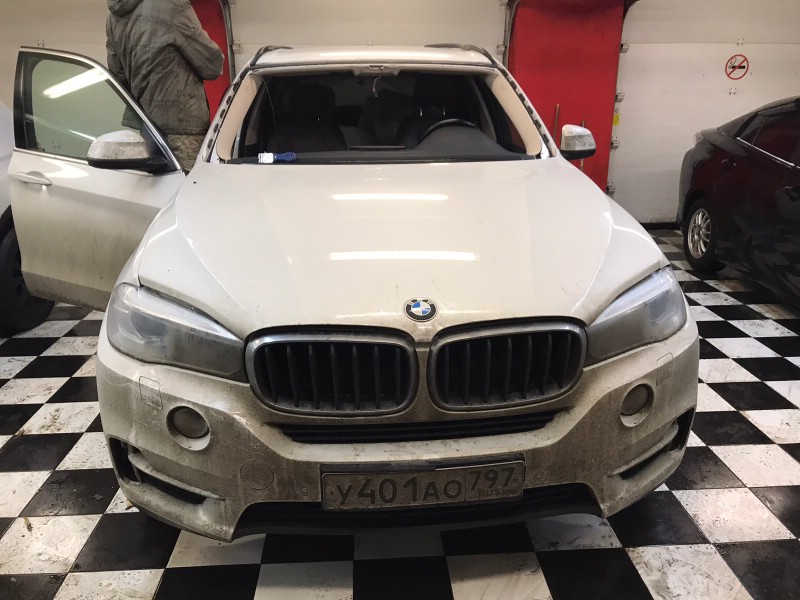Замена лобового стекла BMW X5