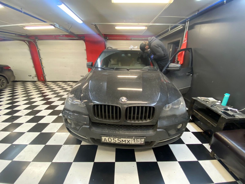 Замена лобового стекла BMW X6