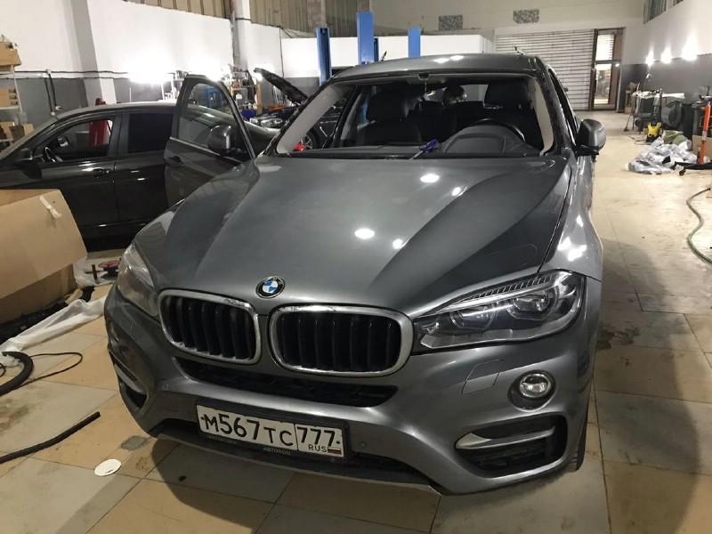 Замена заднего стекла BMW X6