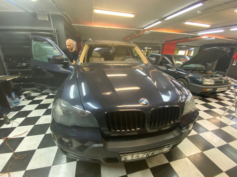 Замена лобового стекла BMW X6