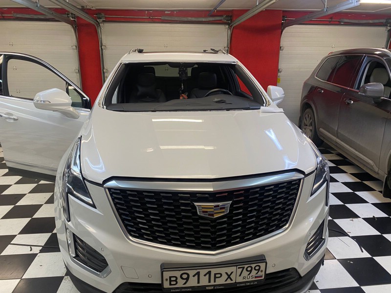 Замена лобового стекла Cadilac XT5
