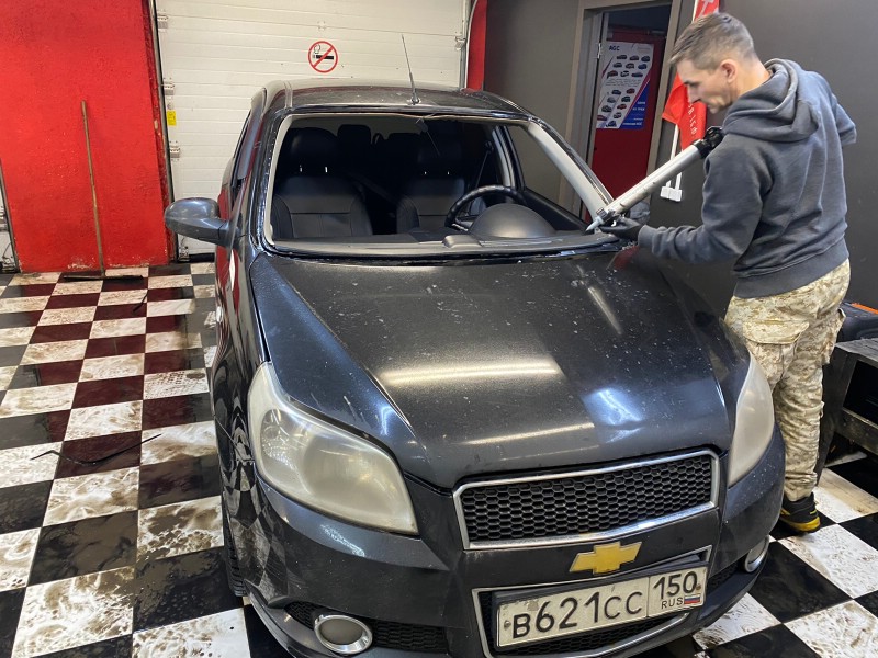 Замена лобового стекла Chevrolet Aveo