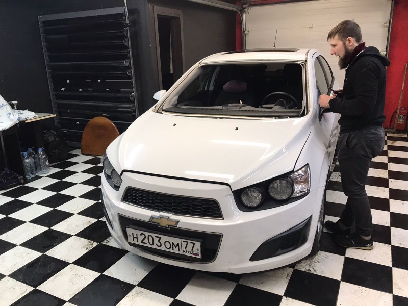 Замена лобового стекла Chevrolet Aveo