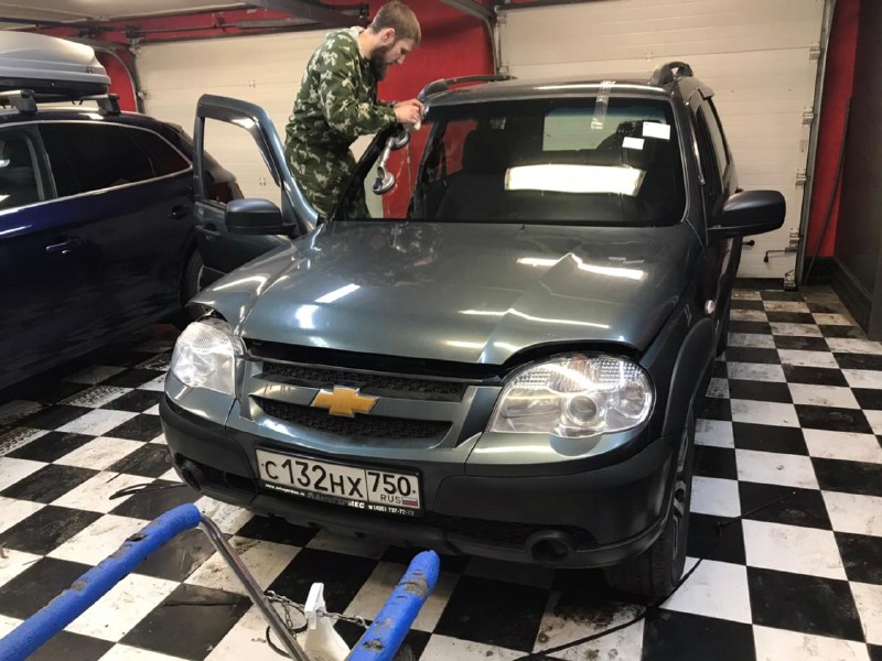 Замена лобового стекла Chevrolet Aveo