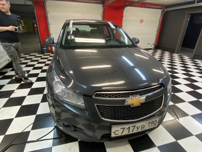 Замена лобового стекла Chevrolet Cruze