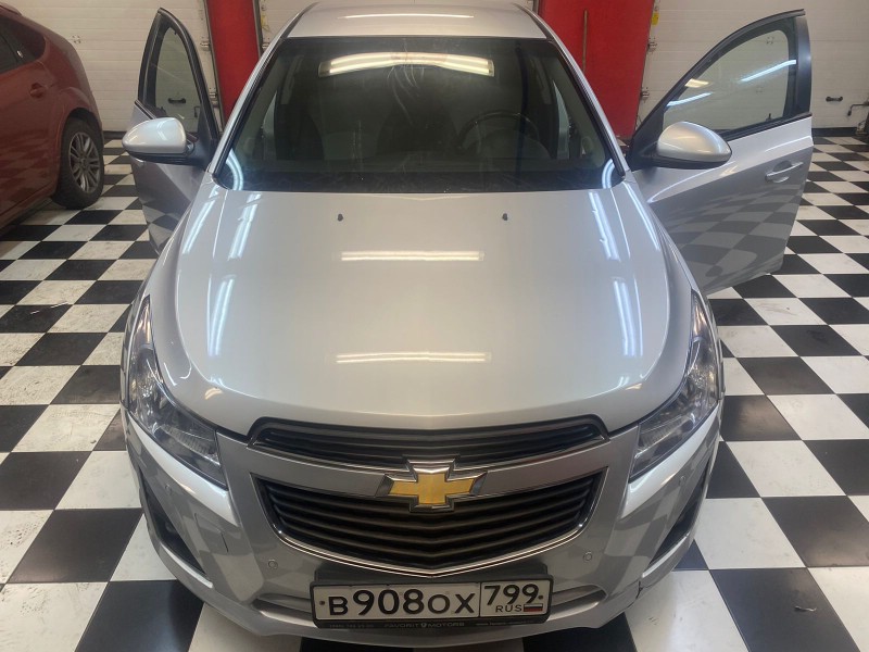 Замена лобового стекла Chevrolet Cruze