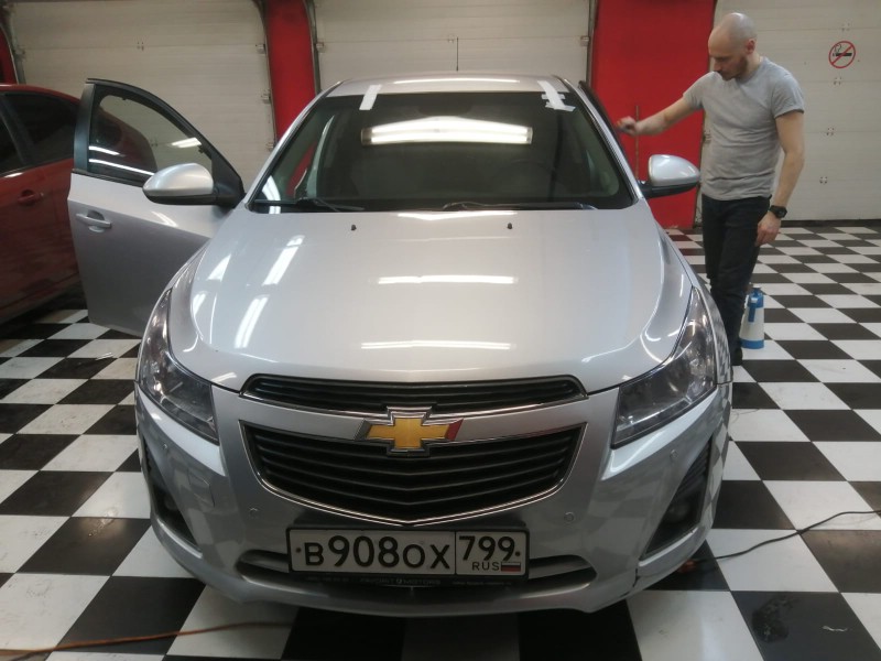 Замена лобового стекла Chevrolet Cruze
