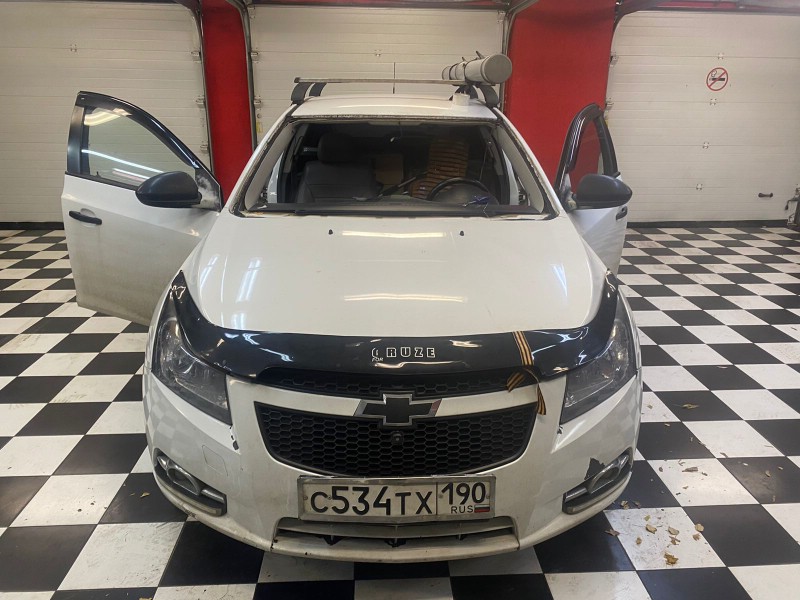Замена лобового стекла Chevrolet Cruze