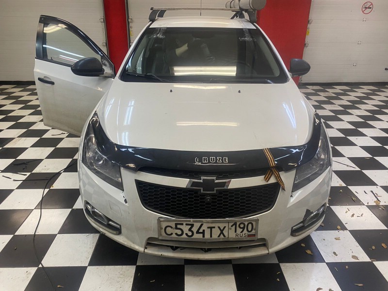 Замена лобового стекла Chevrolet Cruze