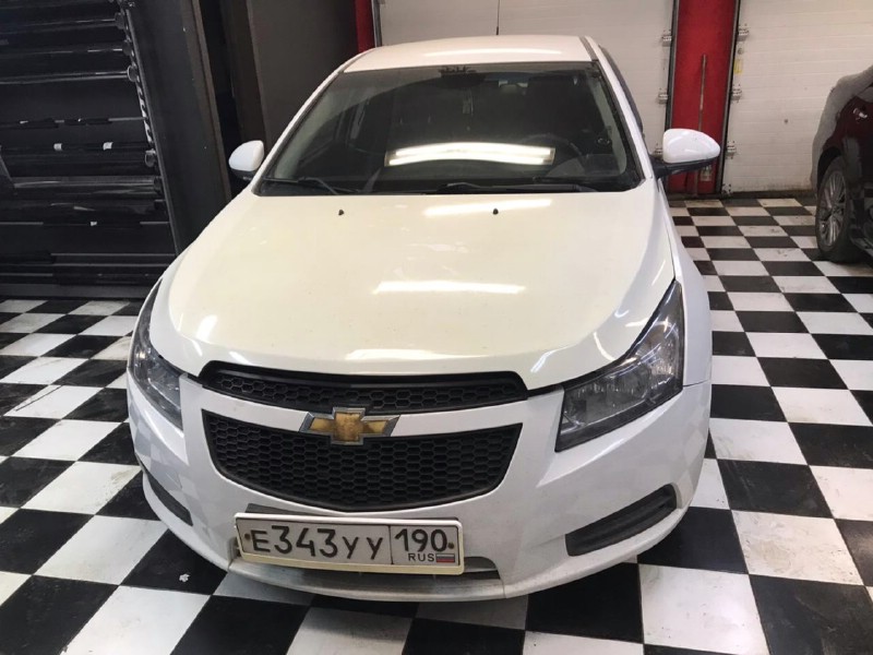 Замена лобового стекла Chevrolet Cruze