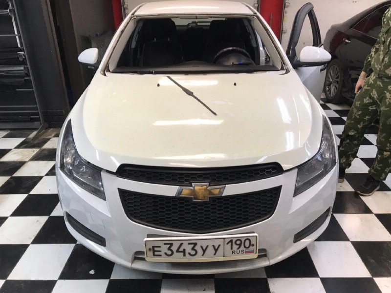 Замена лобового стекла Chevrolet Cruze