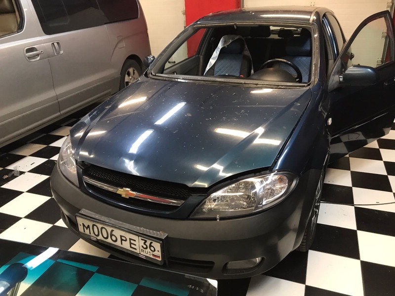 Замена лобового стекла Chevrolet Laccheti