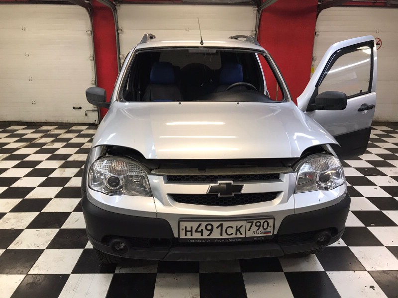 Замена лобового стекла Chevrolet Niva