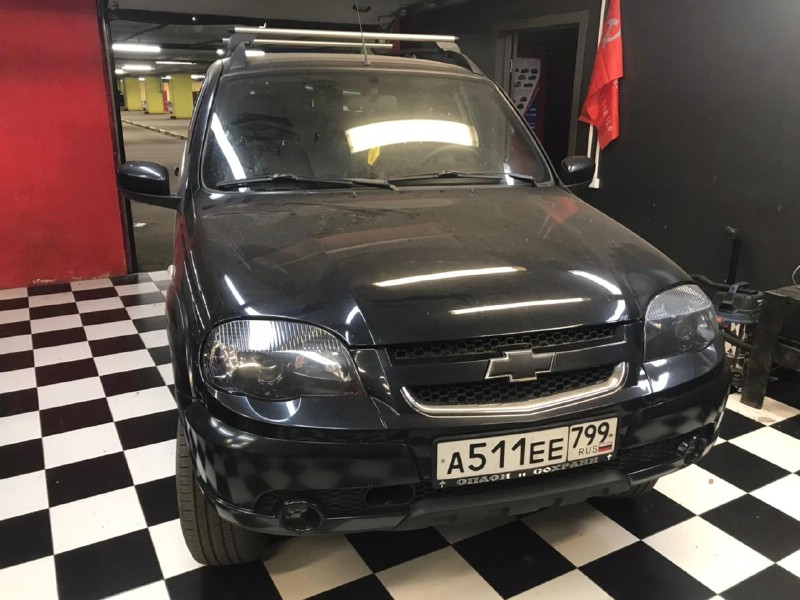 Замена лобового стекла Chevrolet Niva