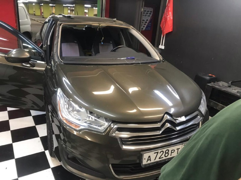 Замена лобового стекла Citroen C4