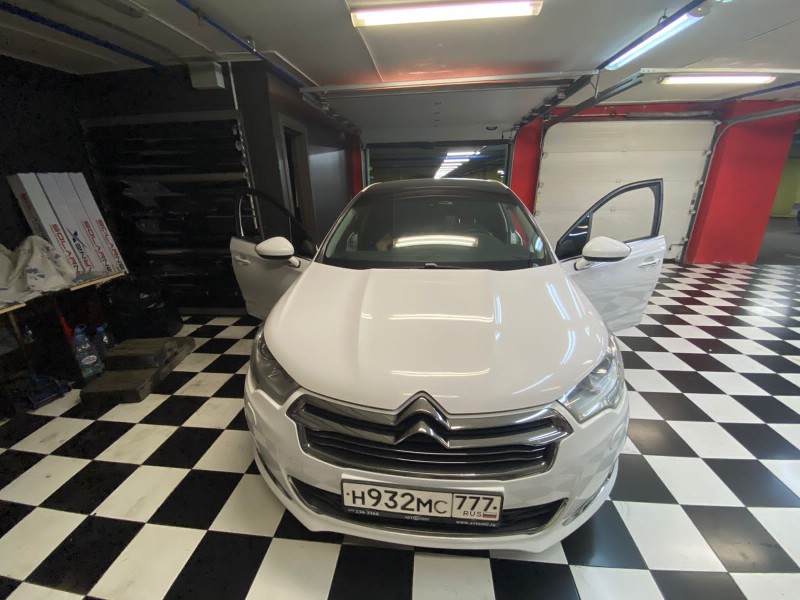 Замена лобового стекла Citroen C4