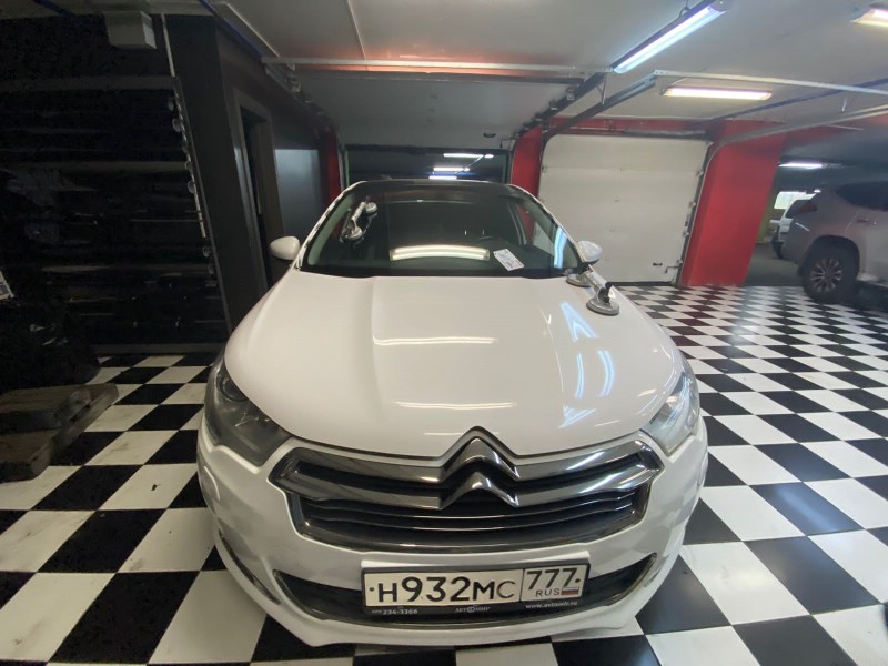 Замена лобового стекла Citroen C4