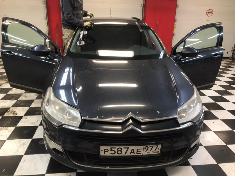 Замена лобового стекла Citroen C5