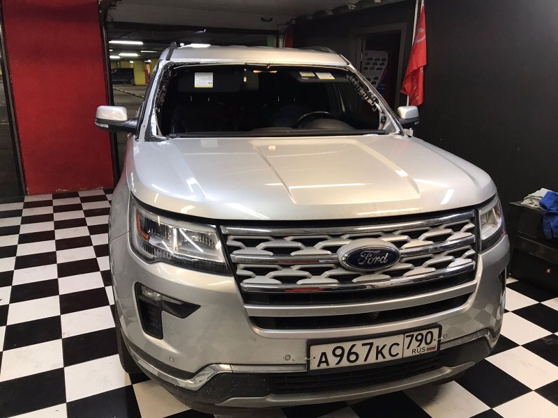 Замена лобового стекла Ford Explorer