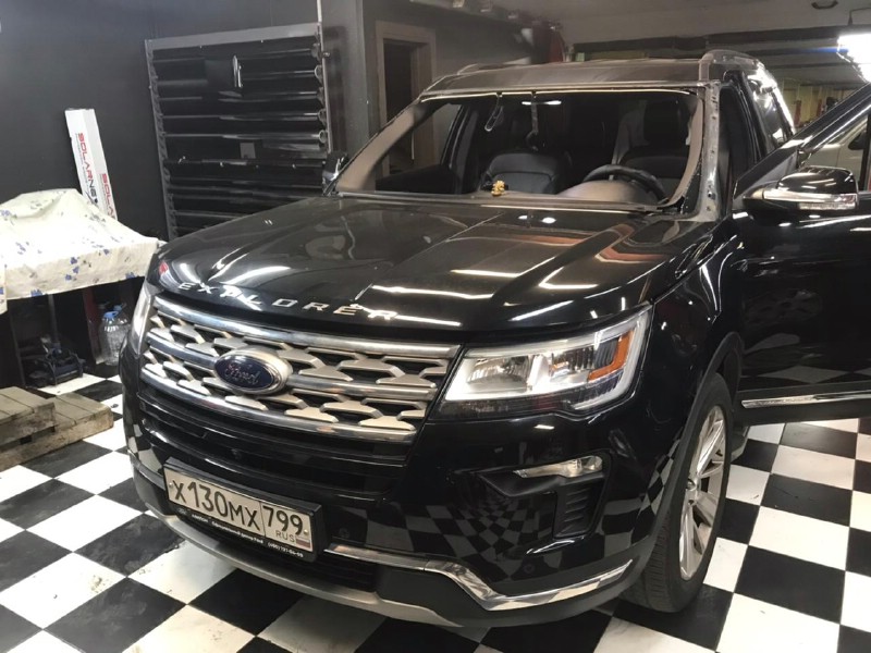 Замена лобового стекла Ford Explorer