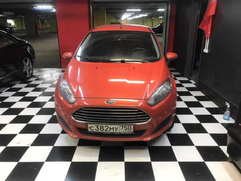 Замена лобового стекла Ford Fiesta