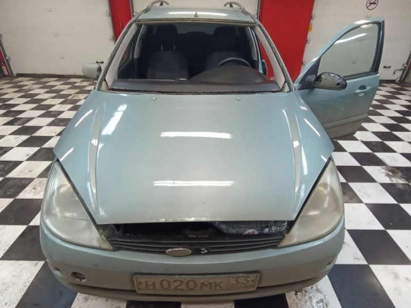 Замена лобового стекла Ford Focus 1