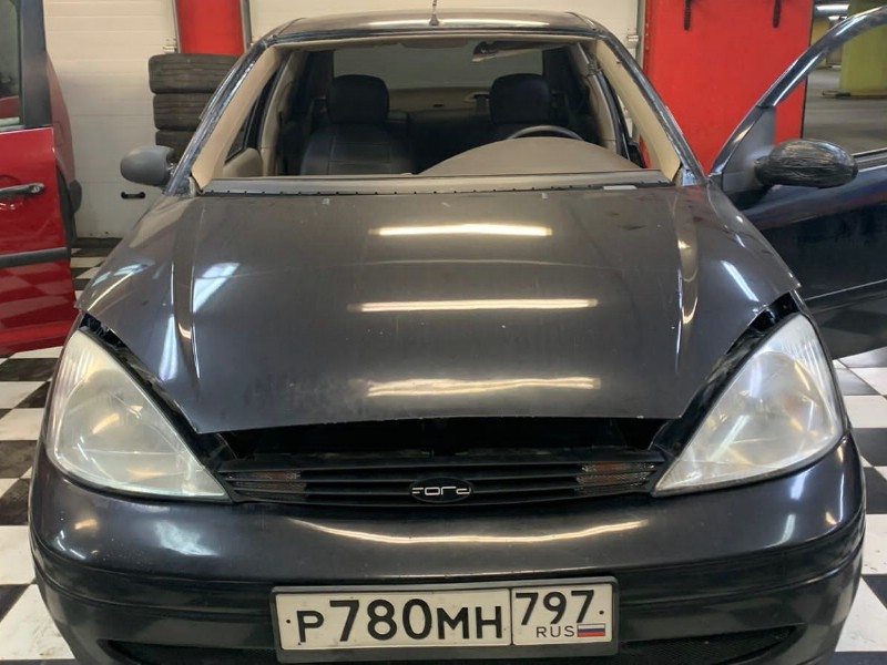 Замена лобового стекла Ford Focus 1