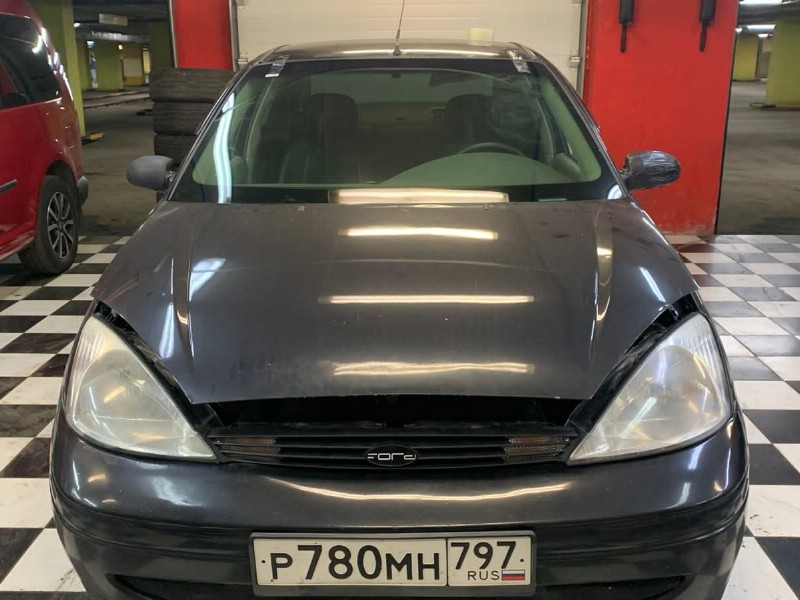 Замена лобового стекла Ford Focus 1