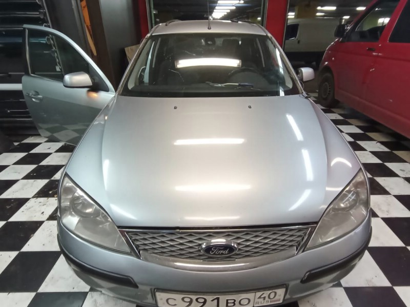 Замена лобового стекла Ford Focus 1