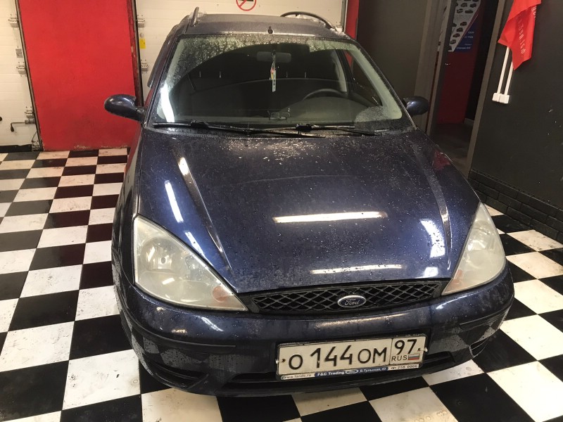 Замена лобового стекла Ford Focus 1