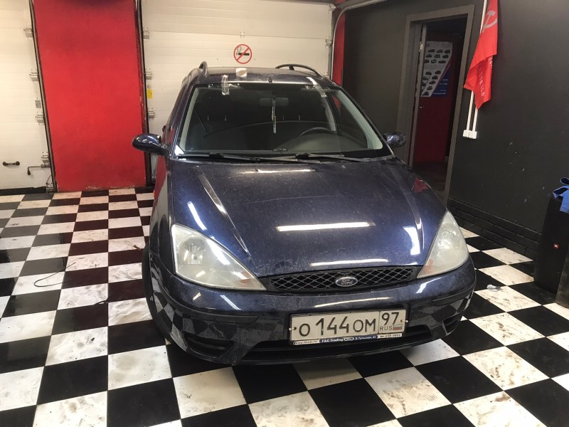 Замена лобового стекла Ford Focus 1