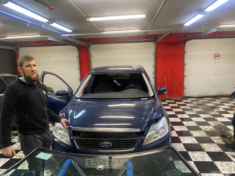 Замена лобового стекла Ford Focus 2