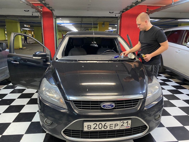Замена лобового стекла Ford Focus 2