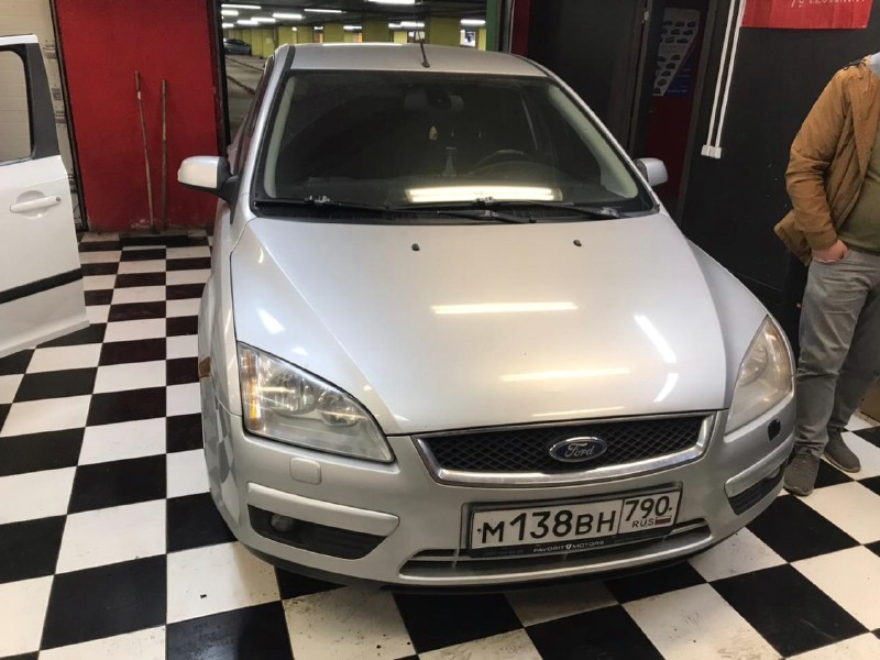Замена лобового стекла Ford Focus 2