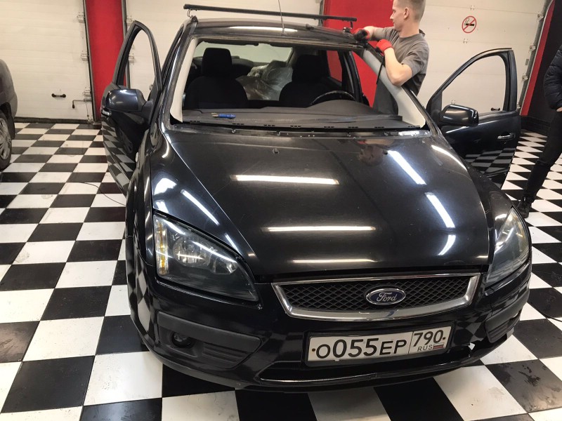 Замена лобового стекла Ford Focus 2