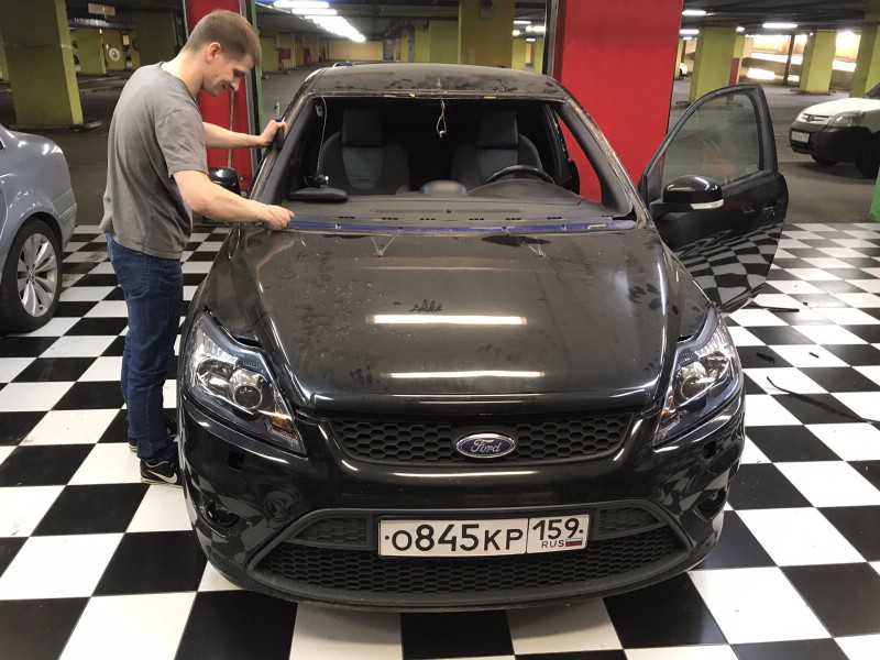 Замена лобового стекла Ford Focus 2