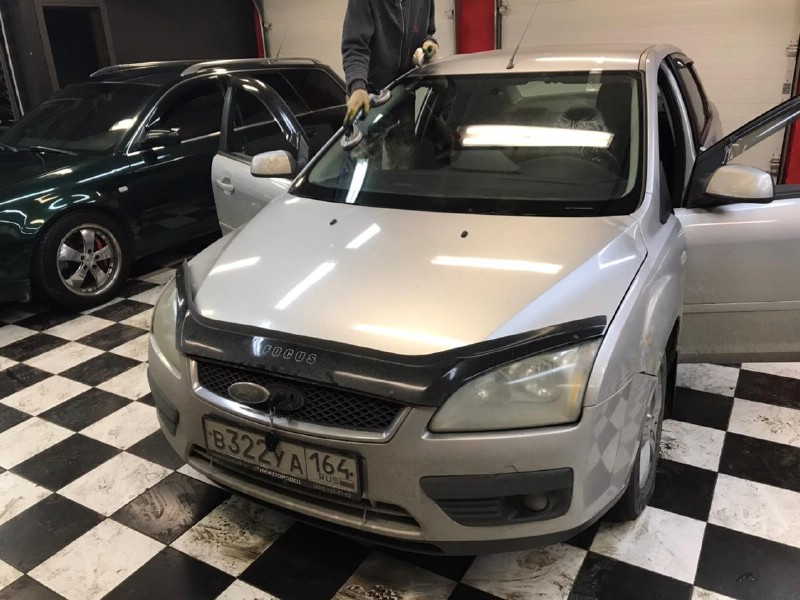 Замена лобового стекла Ford Focus 2