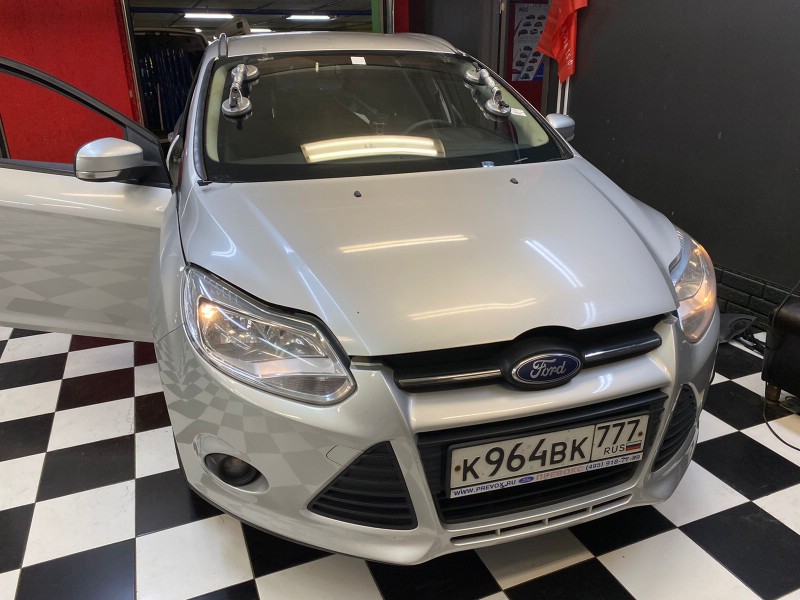 Замена лобового стекла Ford Focus 3