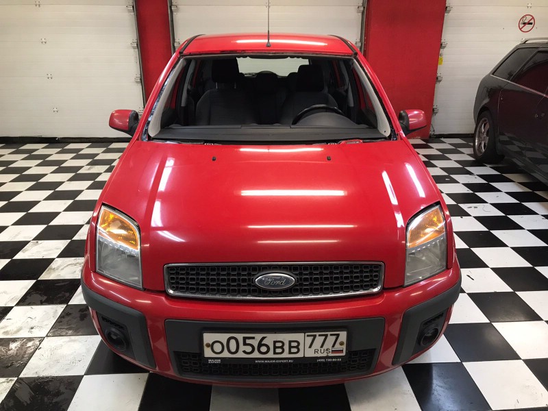 Замена лобового стекла Ford Fusion