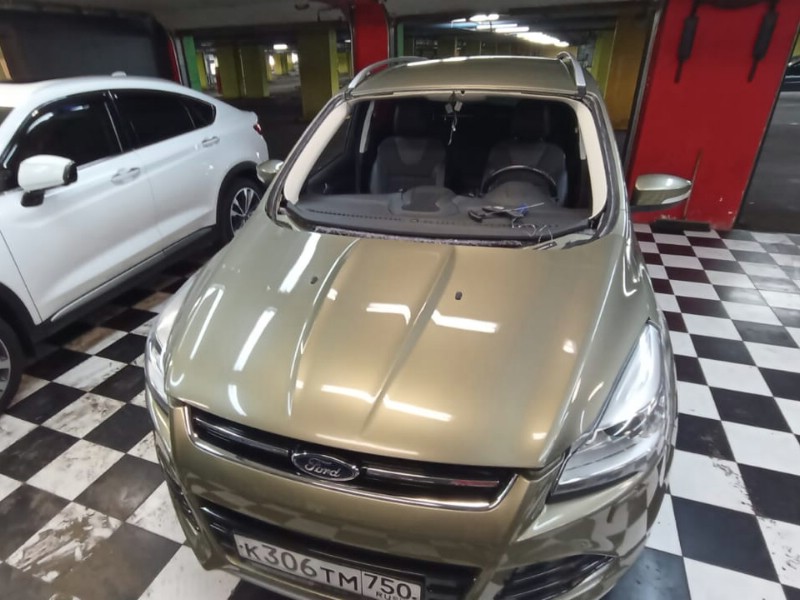 Замена лобового стекла Ford Kuga