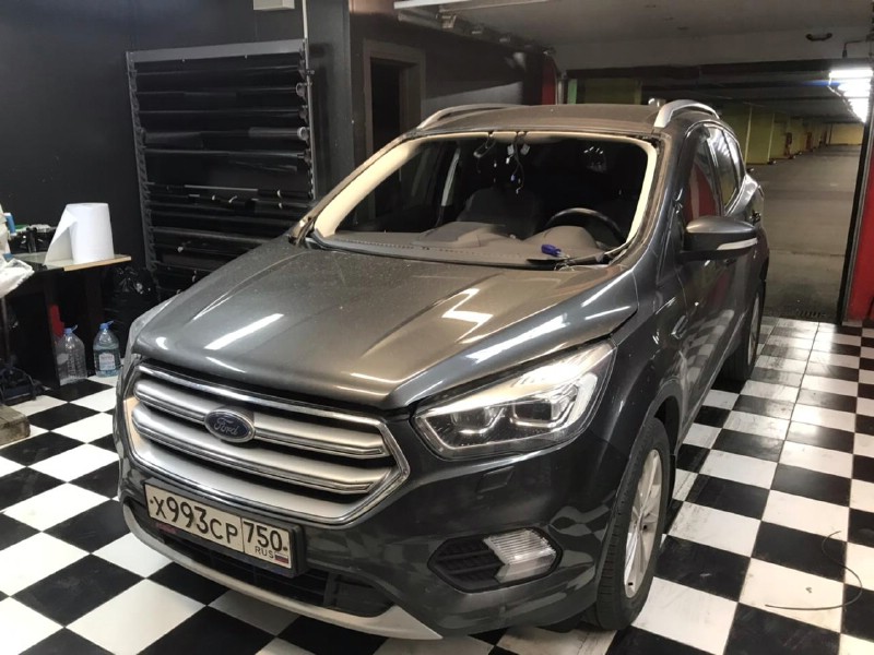 Замена лобового стекла Ford Kuga