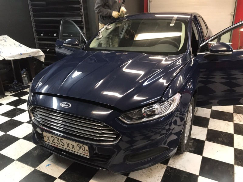 Замена лобового стекла Ford Mondeo