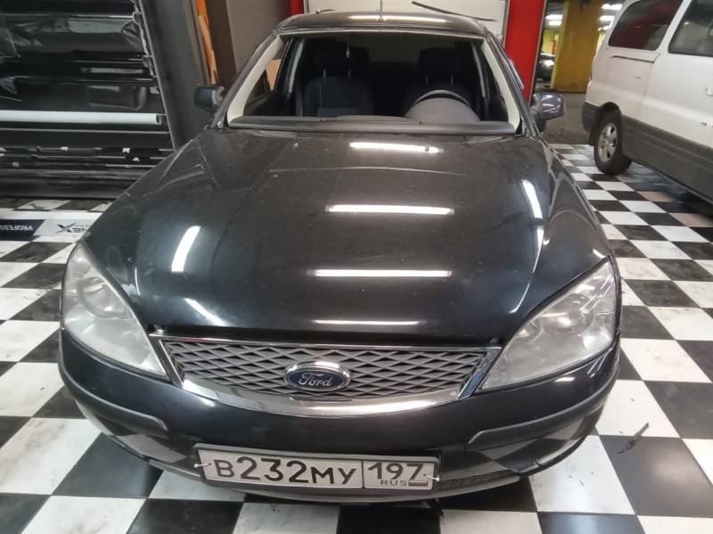 Замена лобового стекла Ford Mondeo