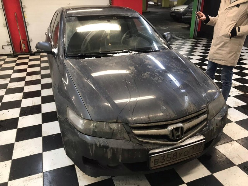 Замена лобового стекла Honda Accord