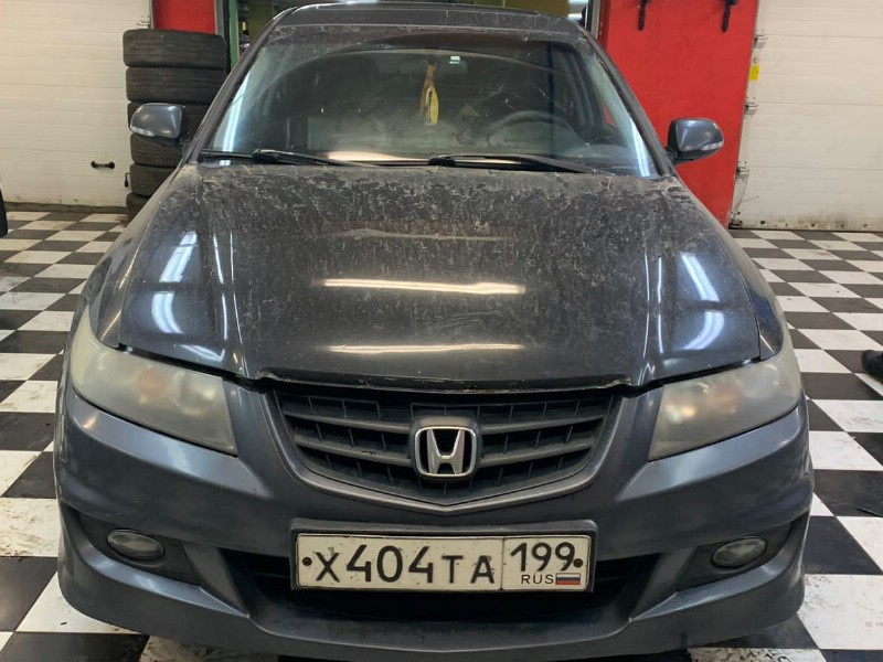 Замена лобового стекла Honda Accord