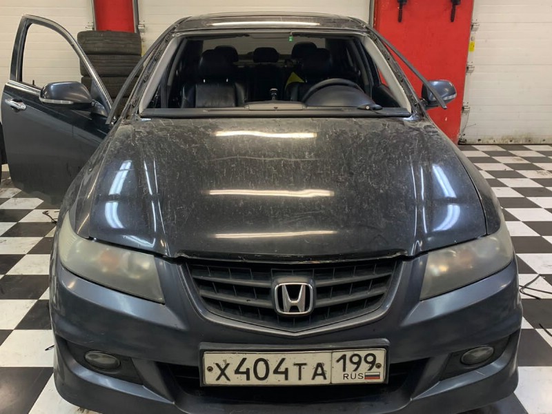 Замена лобового стекла Honda Accord