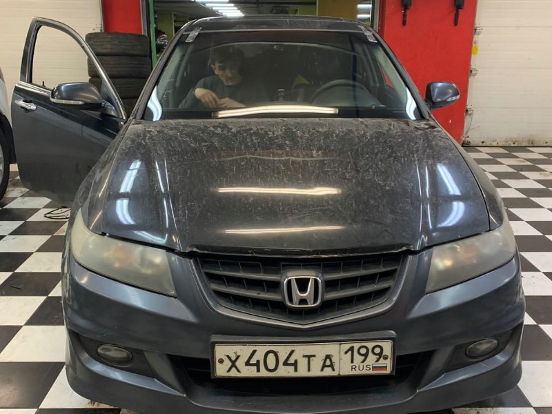 Замена лобового стекла Honda Accord