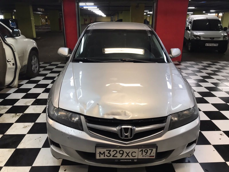 Замена лобового стекла Honda Accord
