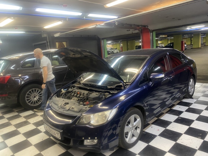 Замена лобоовго стекла Honda Civic